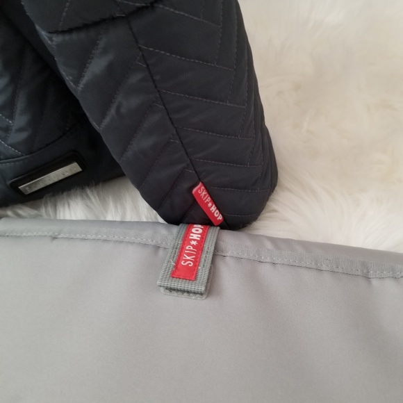 Skip and Hop Diaper Bag - Picture 2 of 3